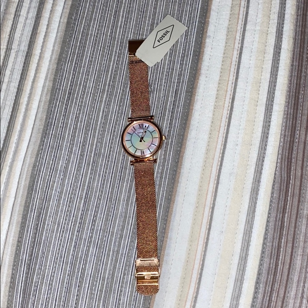 BRAND NEW FOSSIL WOMANS WATCH - Picture 2 of 4